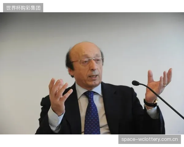 南非队中场组织能力面临瓶颈，莫科纳需承担更多由守转攻的快速出球任务以激活锋线。